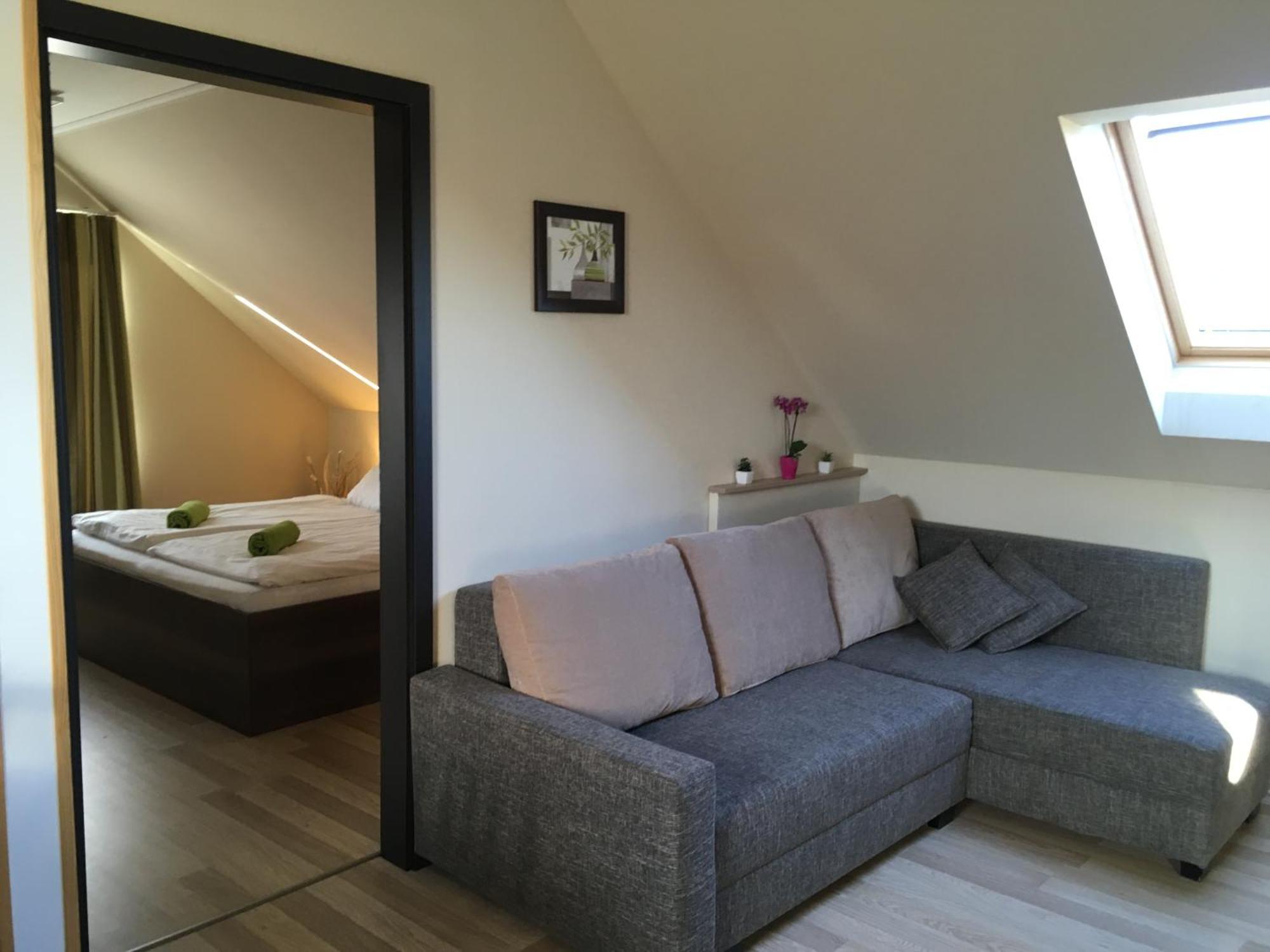 Dunazug Apartmanház Domos Exterior foto