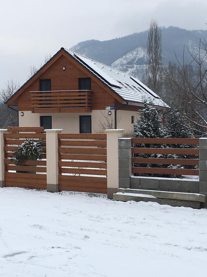 Dunazug Apartmanház Domos Exterior foto