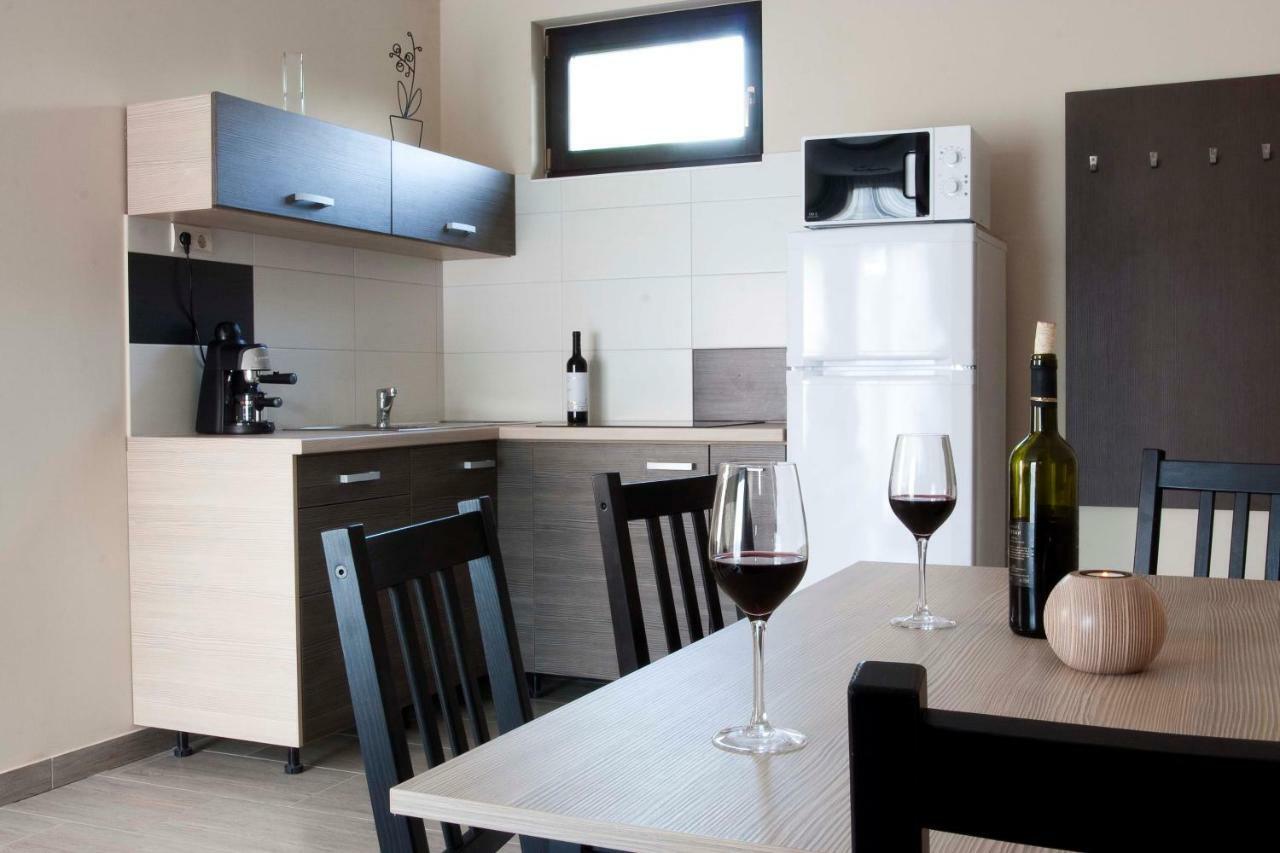 Dunazug Apartmanház Domos Exterior foto