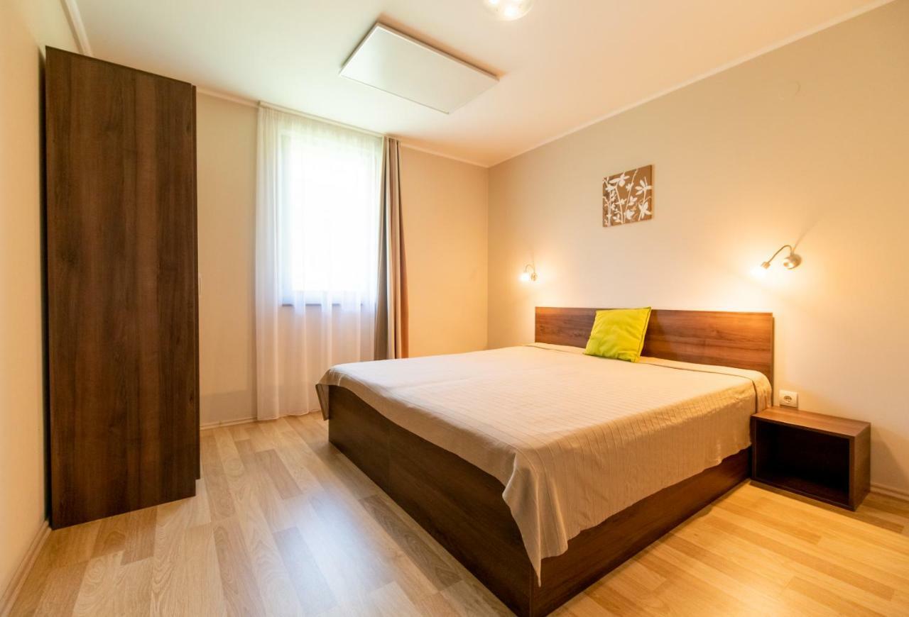 Dunazug Apartmanház Domos Exterior foto